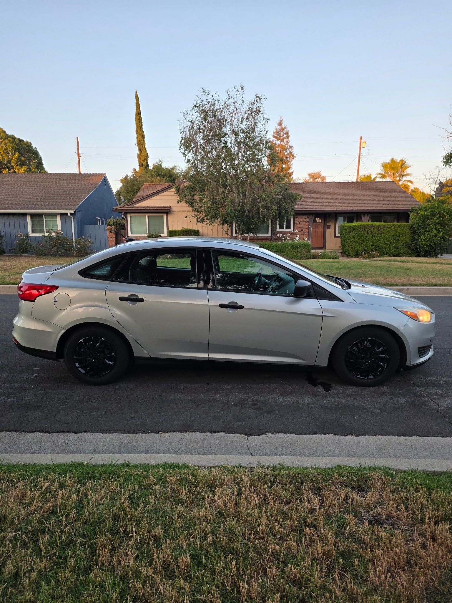 2016 Ford Focus S — photo 4 of 15