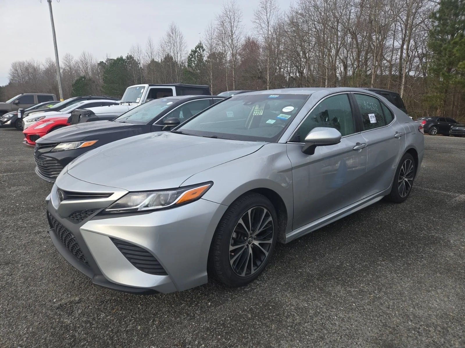 2018 Toyota Camry SE - Silver exterior
