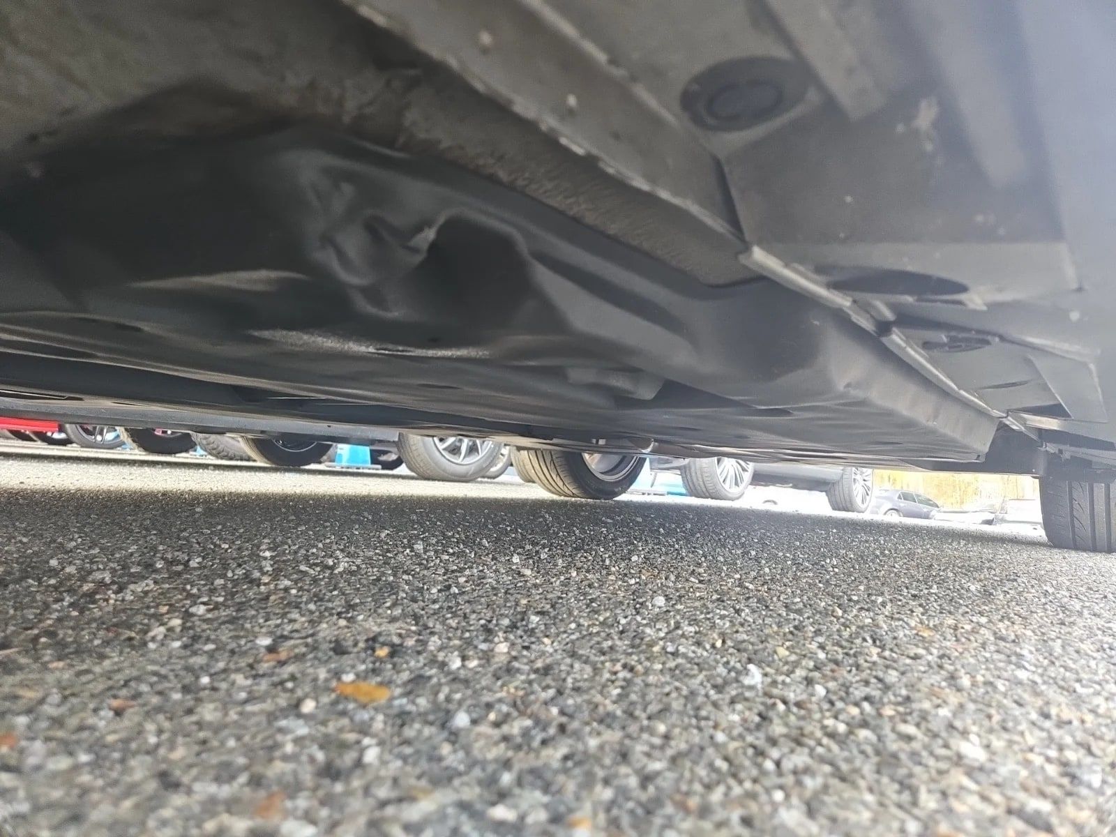 2018 Toyota Camry SE — photo 3 of 32