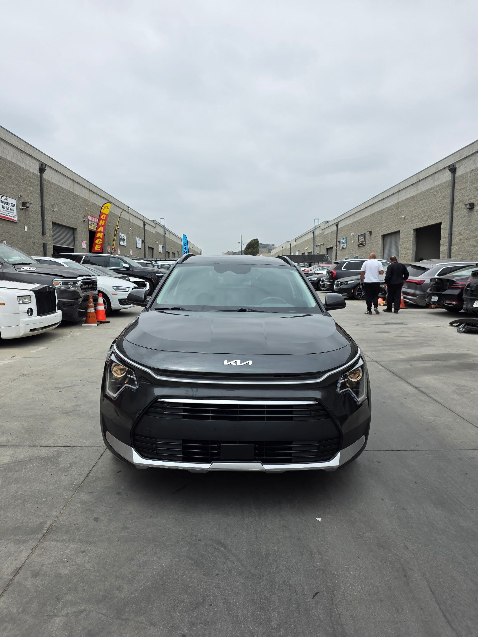 2023 Kia Niro EX — photo 2 of 15
